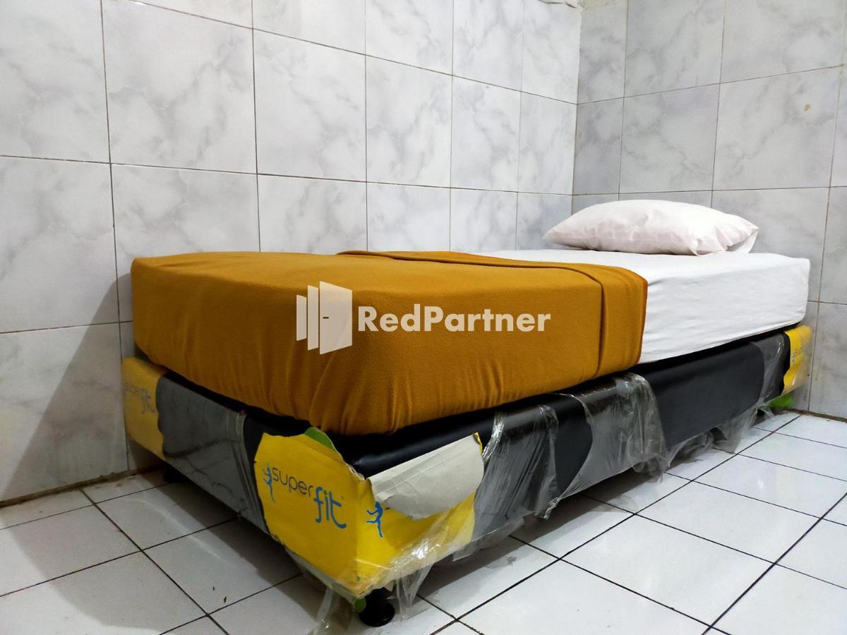 Hotel Ayu Lestari Ternate Redpartner Exteriör bild