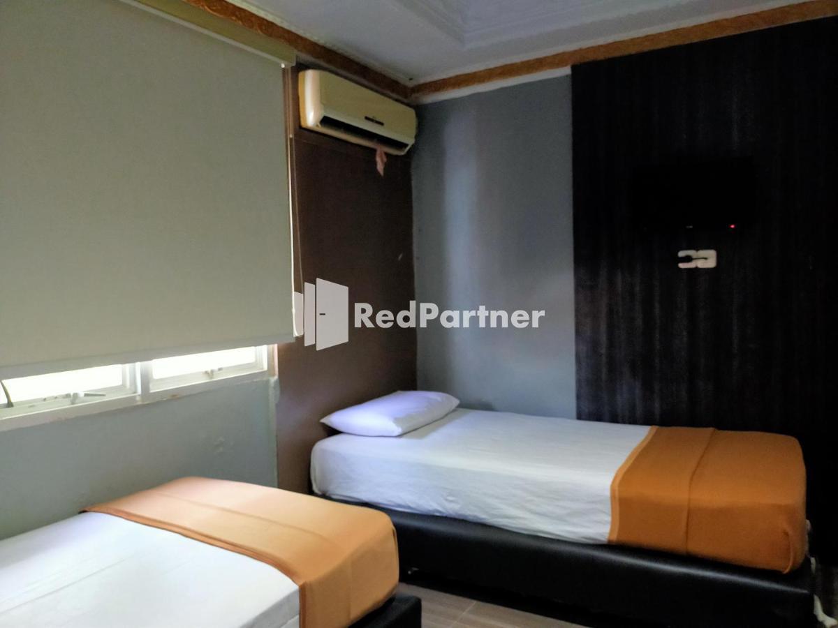 Hotel Ayu Lestari Ternate Redpartner Exteriör bild