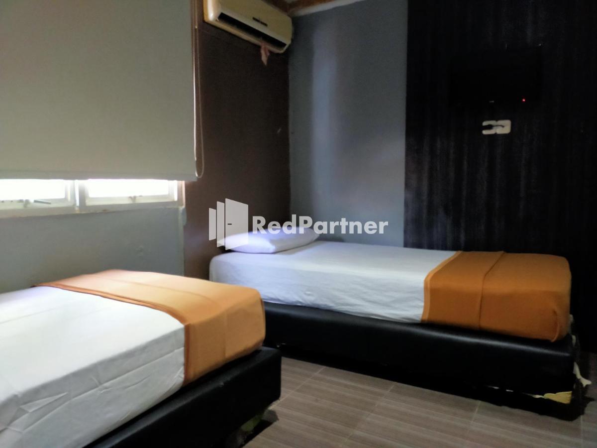 Hotel Ayu Lestari Ternate Redpartner Exteriör bild