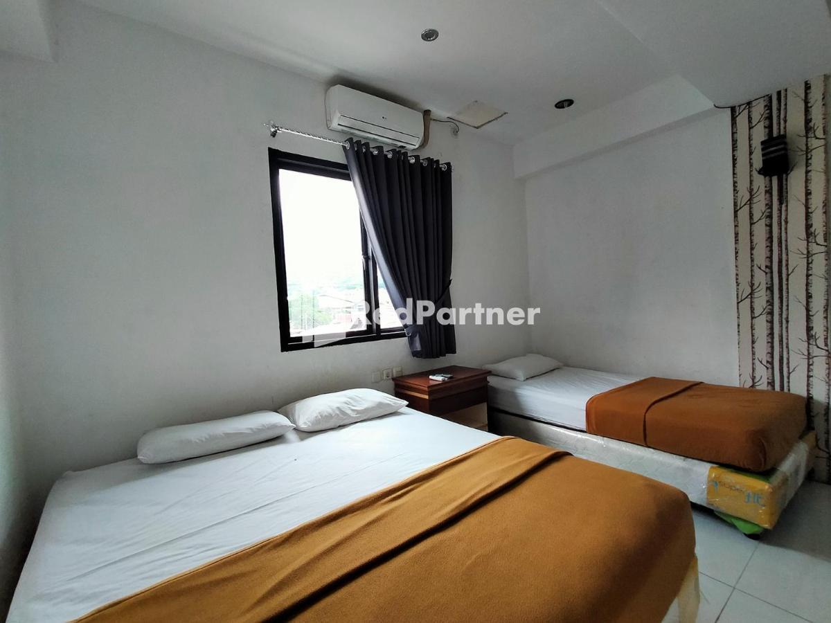 Hotel Ayu Lestari Ternate Redpartner Exteriör bild